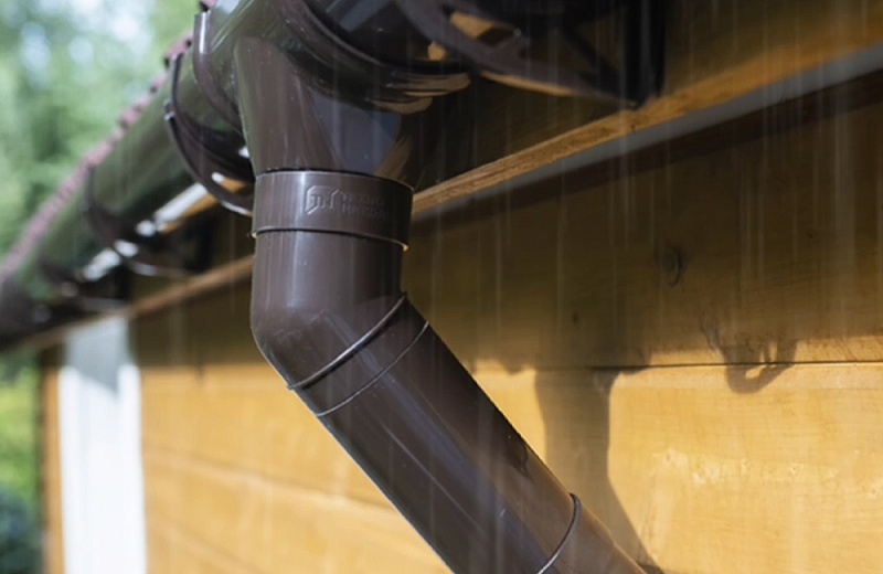 Уклон водосточного желоба: быстро и правильно