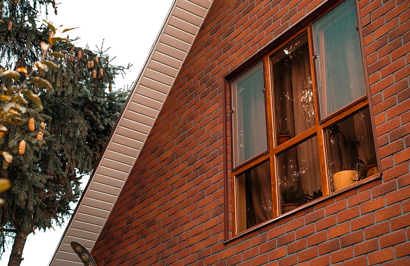 Не просто плитка, а фасадная система: как делают HAUBERK